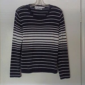 TOMMY HILFIGER LONG SLEEVE TOP.